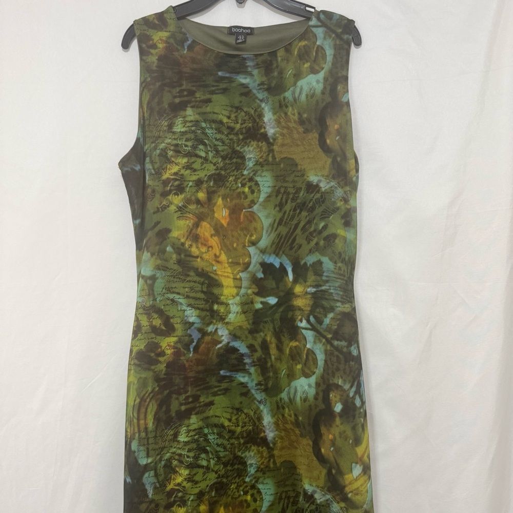 Boohoo Script Print Mesh Racer Neck Maxi Dress - Picture 5 of 10